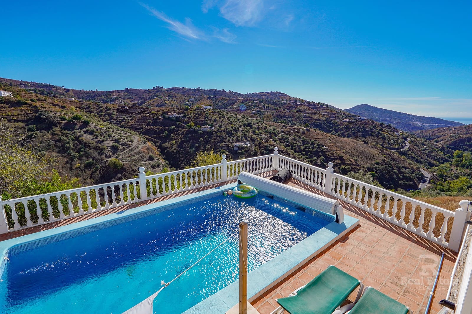 3 bedroom Villa for sale in Competa with pool garage - € 479,000 (Ref: 9395276)