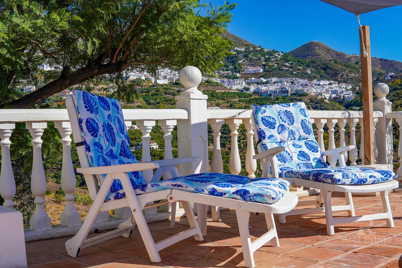 3 bedroom Villa for sale in Competa with pool garage - € 479,000 (Ref: 9395276)