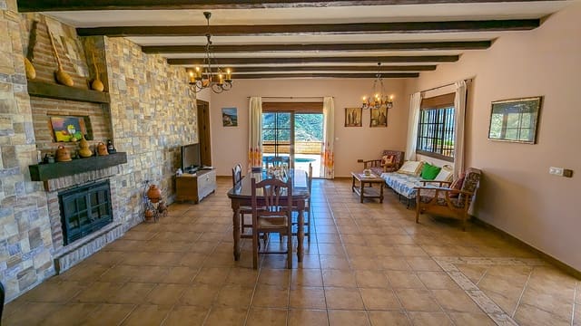 3 soveværelse Villa til leje i Archez med swimmingpool garage - € 1.000 (Ref: 9403489)