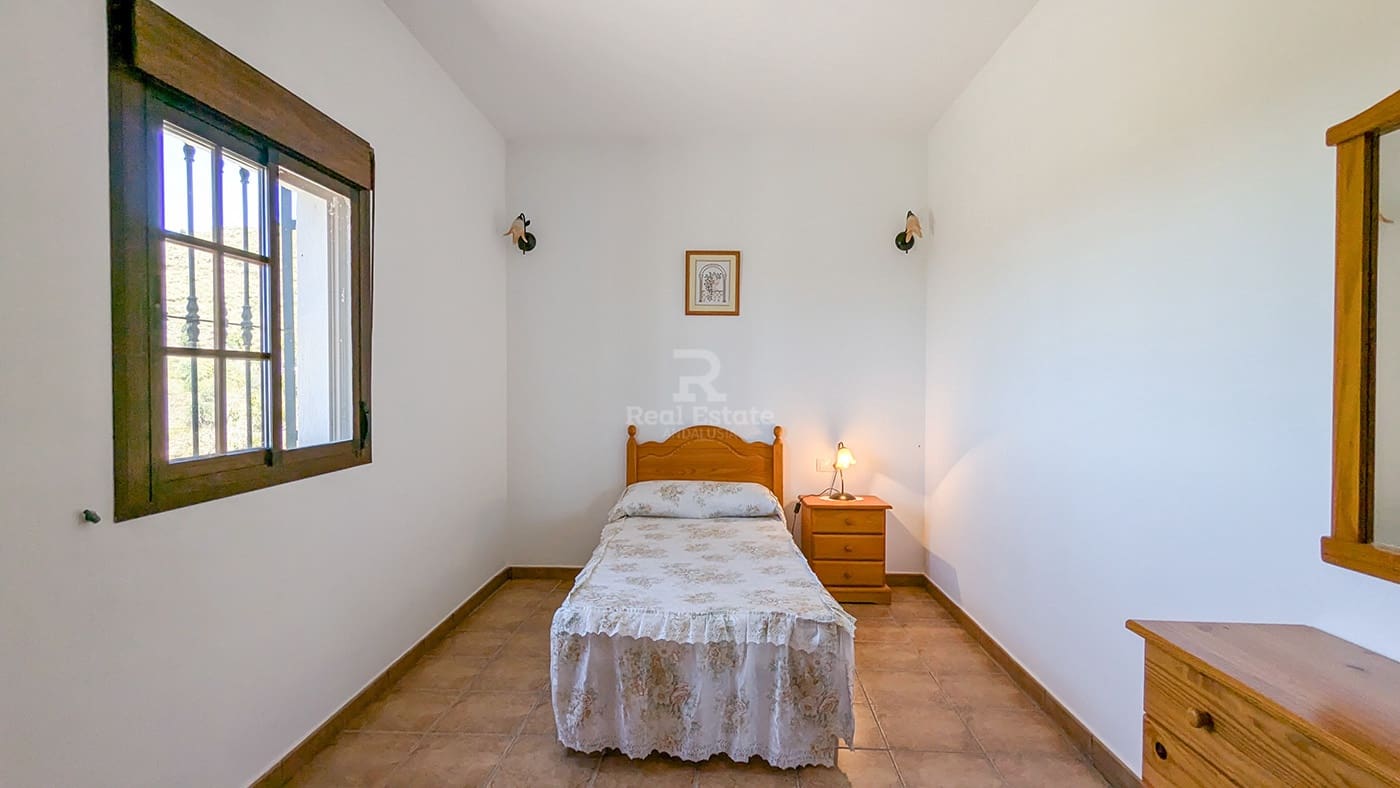 3 soveværelse Villa til leje i Archez med swimmingpool garage - € 1.000 (Ref: 9403489)