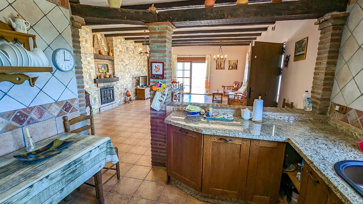 3 soveværelse Villa til leje i Archez med swimmingpool garage - € 1.000 (Ref: 9403489)