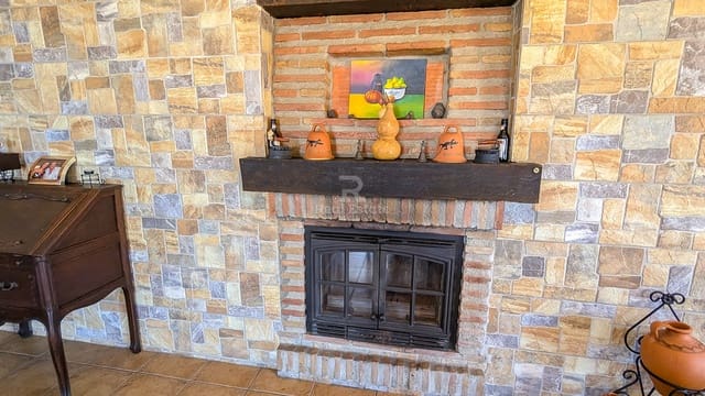 3 soveværelse Villa til leje i Archez med swimmingpool garage - € 1.000 (Ref: 9403489)