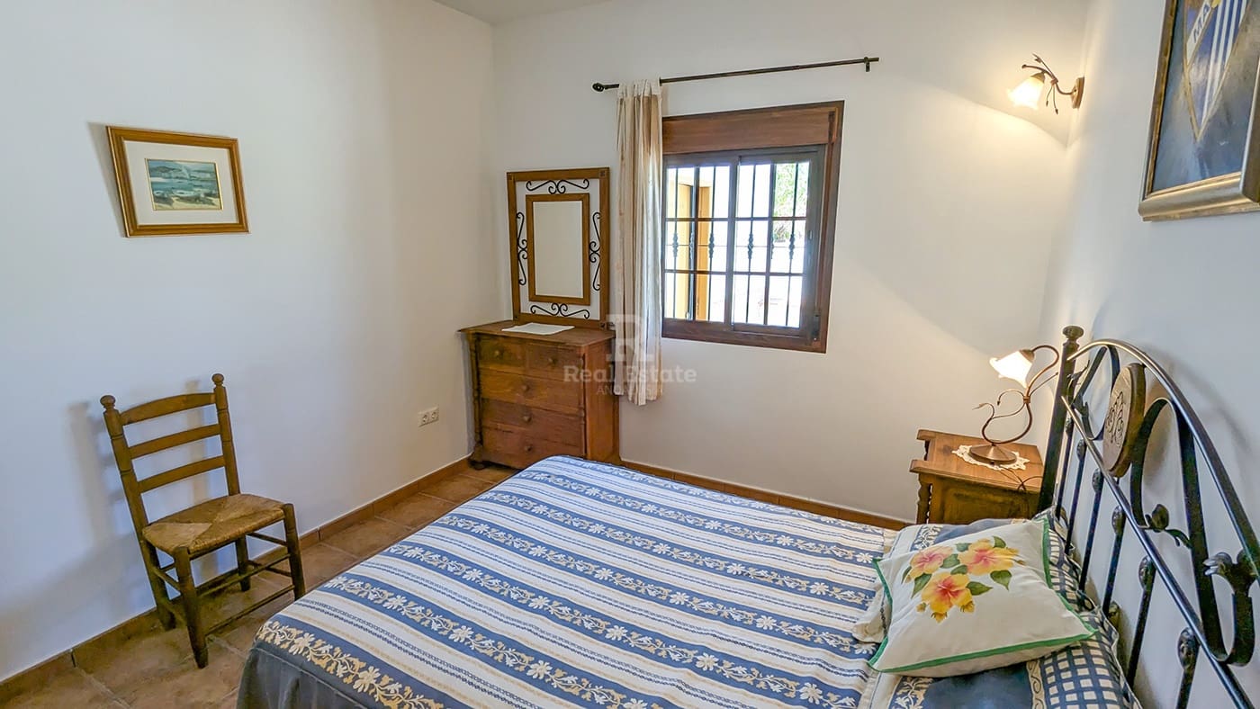 3 soveværelse Villa til leje i Archez med swimmingpool garage - € 1.000 (Ref: 9403489)