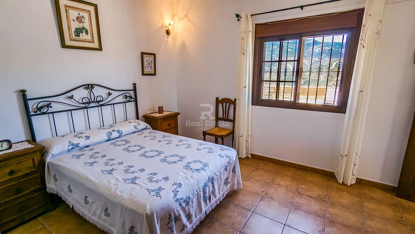 3 soveværelse Villa til leje i Archez med swimmingpool garage - € 1.000 (Ref: 9403489)