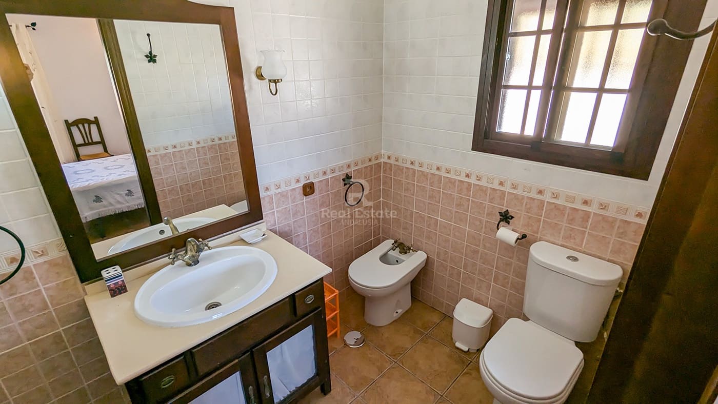 3 soveværelse Villa til leje i Archez med swimmingpool garage - € 1.000 (Ref: 9403489)