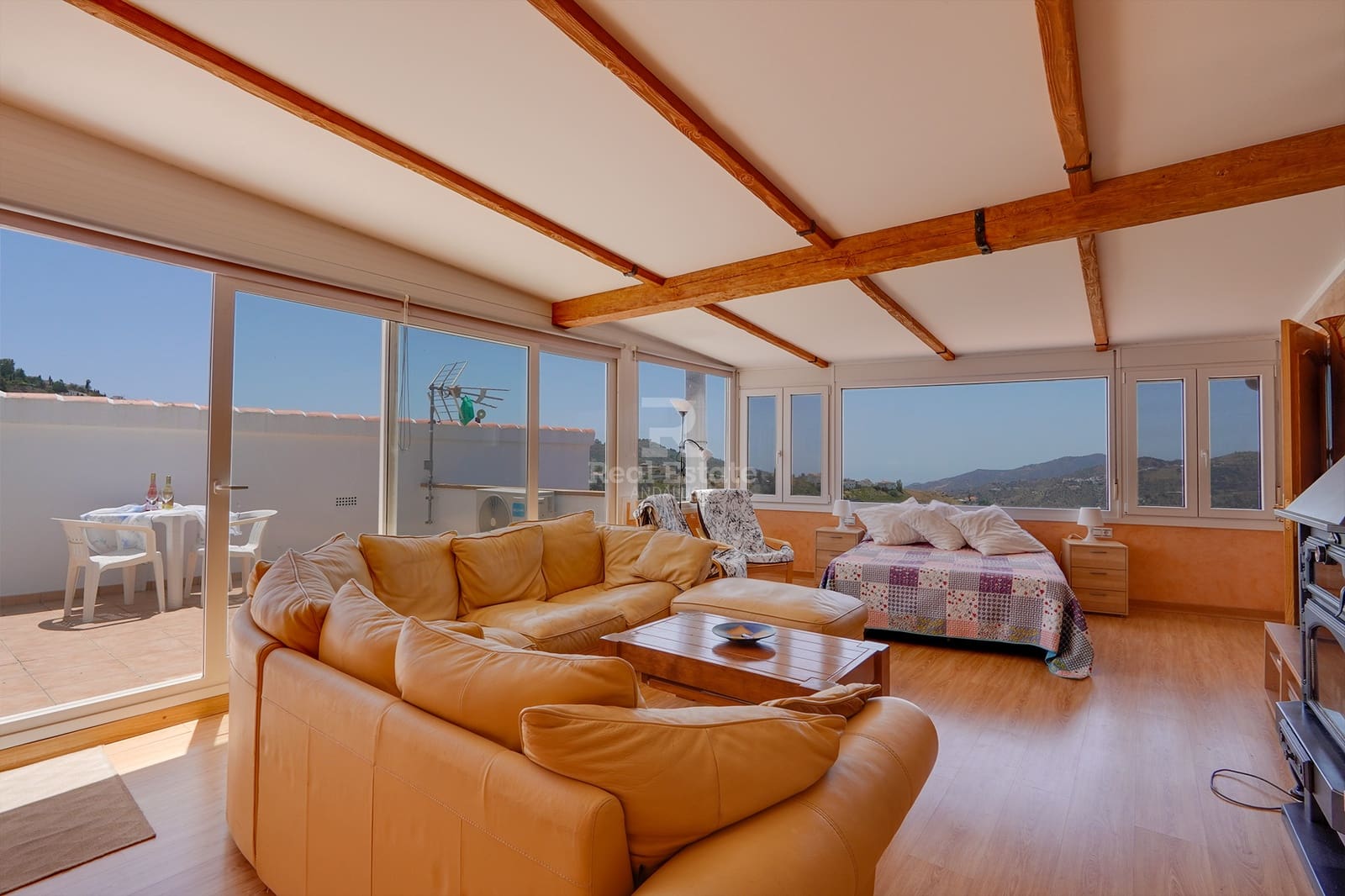 4 bedroom Villa for sale in Competa with pool garage - € 649,000 (Ref: 9489989)