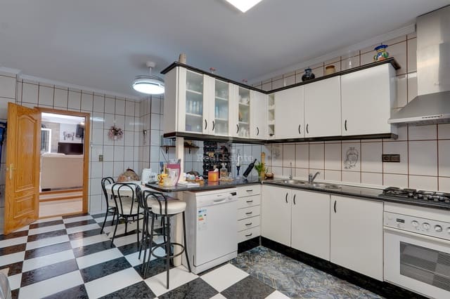 4 bedroom Villa for sale in Cómpeta with pool garage - € 649,000 (Ref: 9489989)