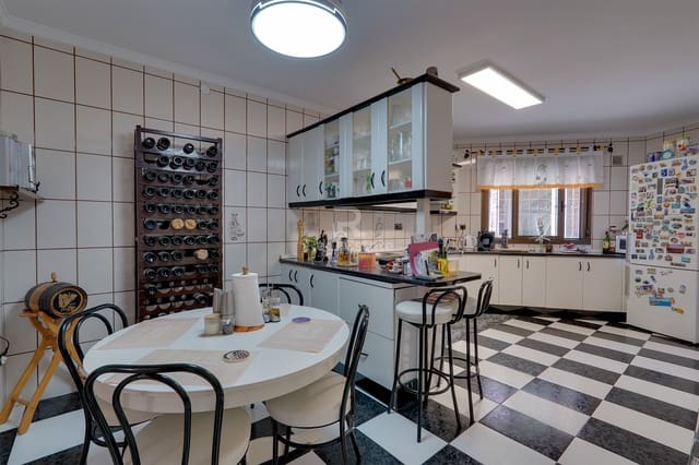 4 bedroom Villa for sale in Cómpeta with pool garage - € 649,000 (Ref: 9489989)