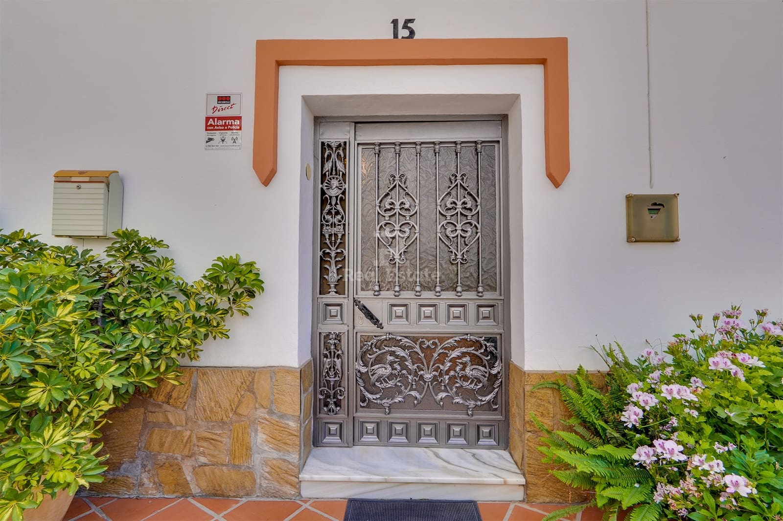 4 bedroom Villa for sale in Competa with pool garage - € 649,000 (Ref: 9489989)