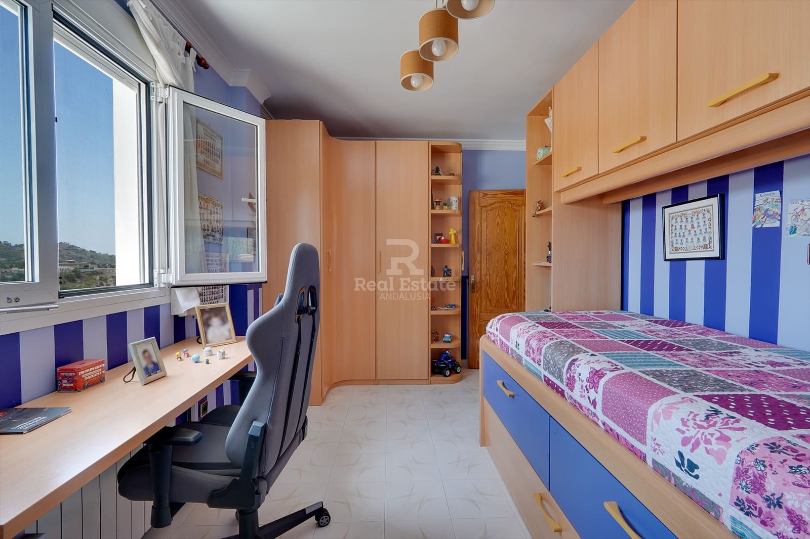 4 bedroom Villa for sale in Competa with pool garage - € 649,000 (Ref: 9489989)