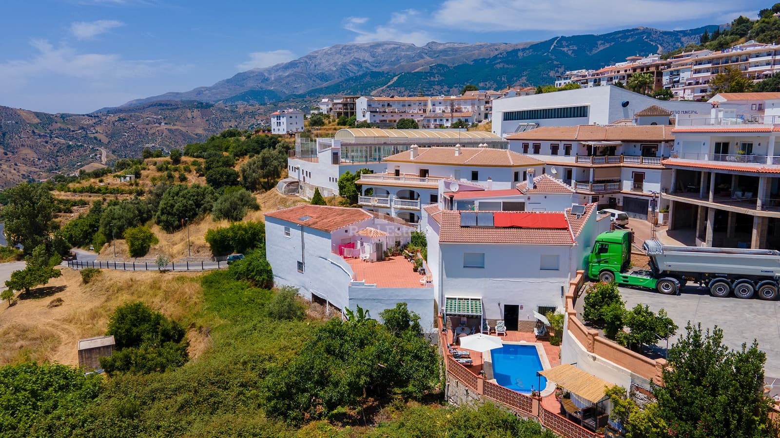 4 bedroom Villa for sale in Competa with pool garage - € 649,000 (Ref: 9489989)