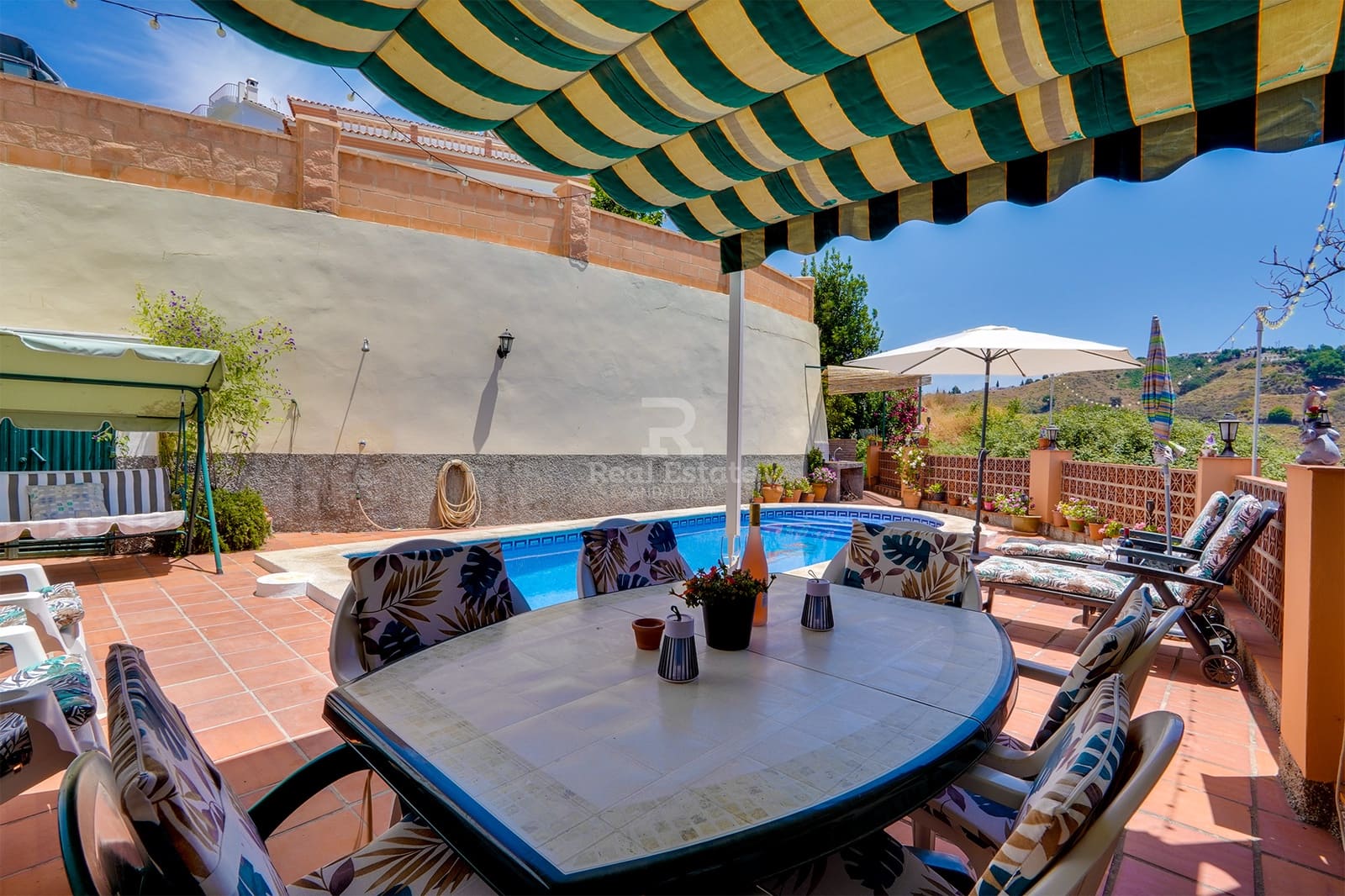 4 bedroom Villa for sale in Competa with pool garage - € 649,000 (Ref: 9489989)