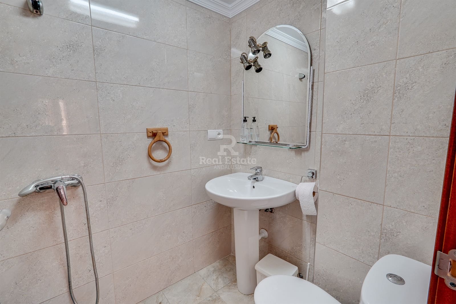 9 bedroom Townhouse for sale in Competa - € 750,000 (Ref: 9490062)