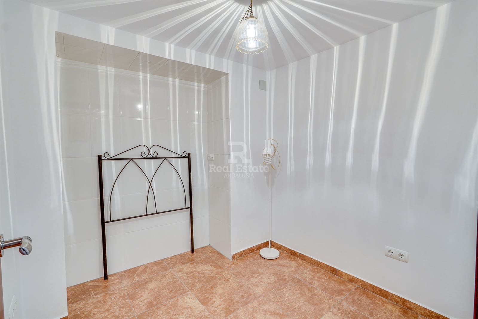 9 bedroom Townhouse for sale in Competa - € 750,000 (Ref: 9490062)