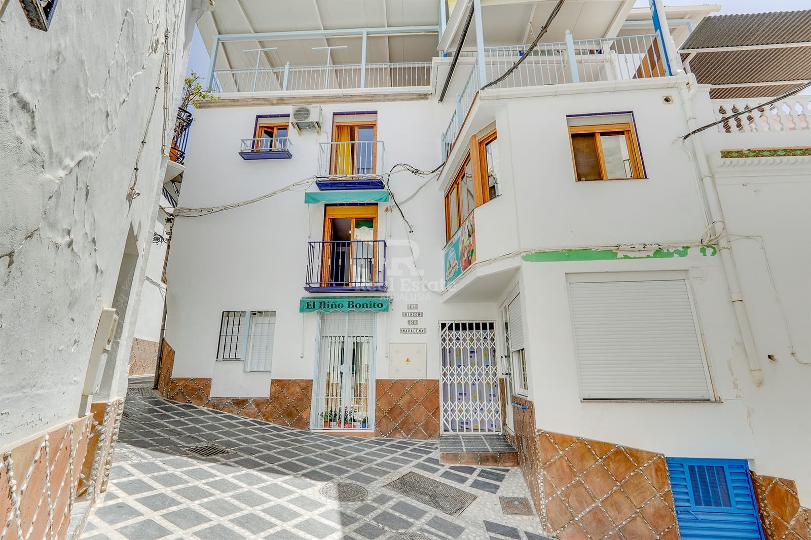 9 bedroom Townhouse for sale in Competa - € 750,000 (Ref: 9490062)