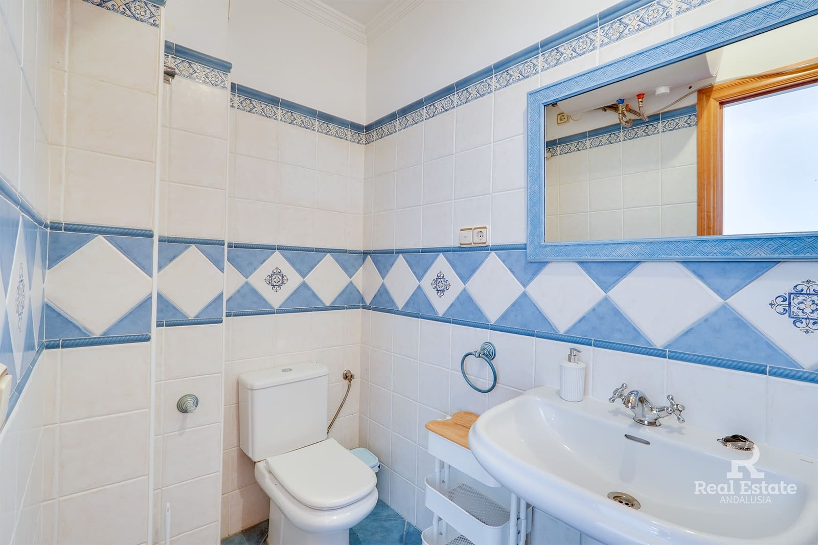 1 soveværelse Lejlighed til leje i Competa - € 500 (Ref: 9571558)