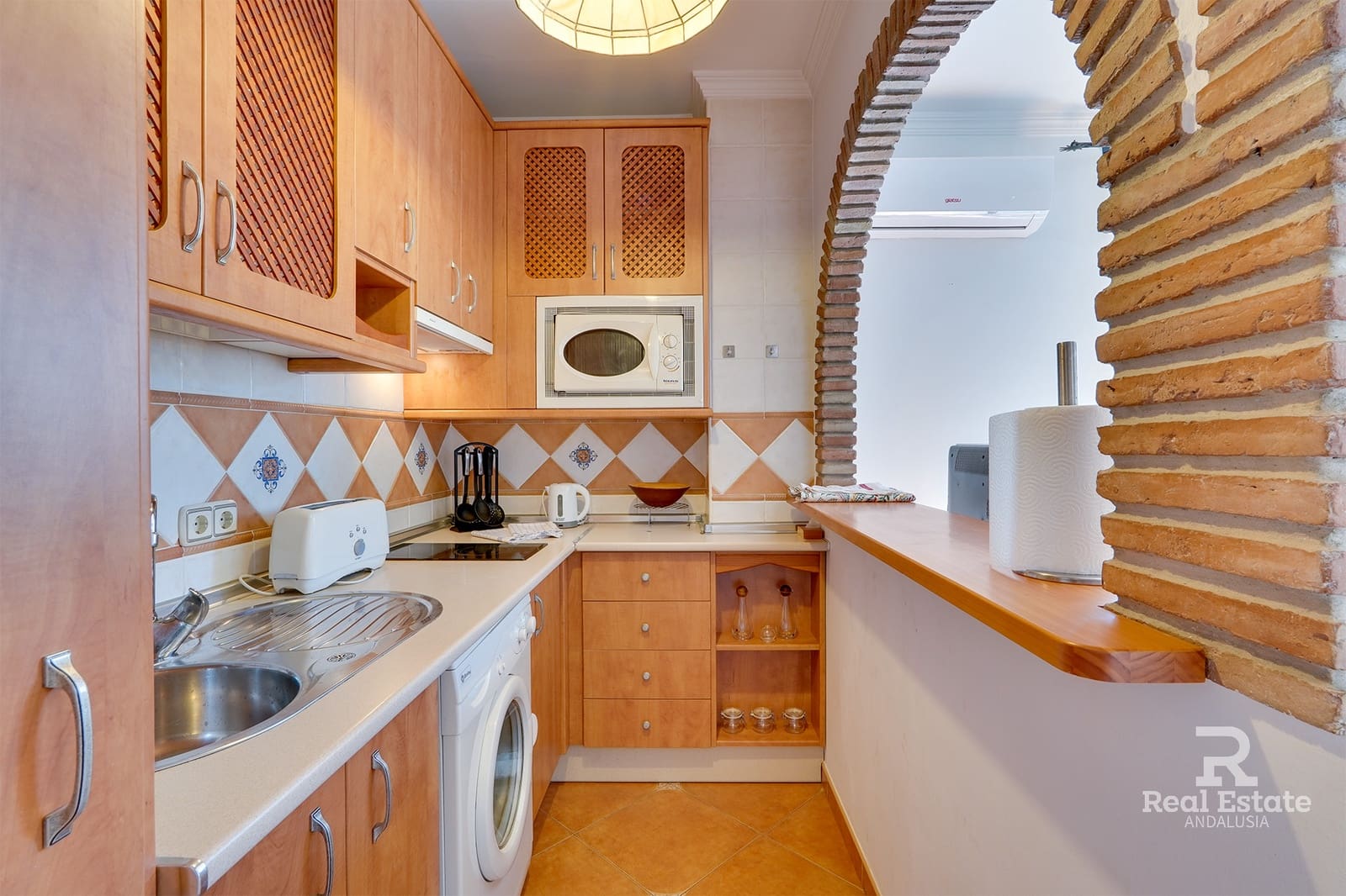 1 soveværelse Lejlighed til leje i Competa - € 500 (Ref: 9571558)