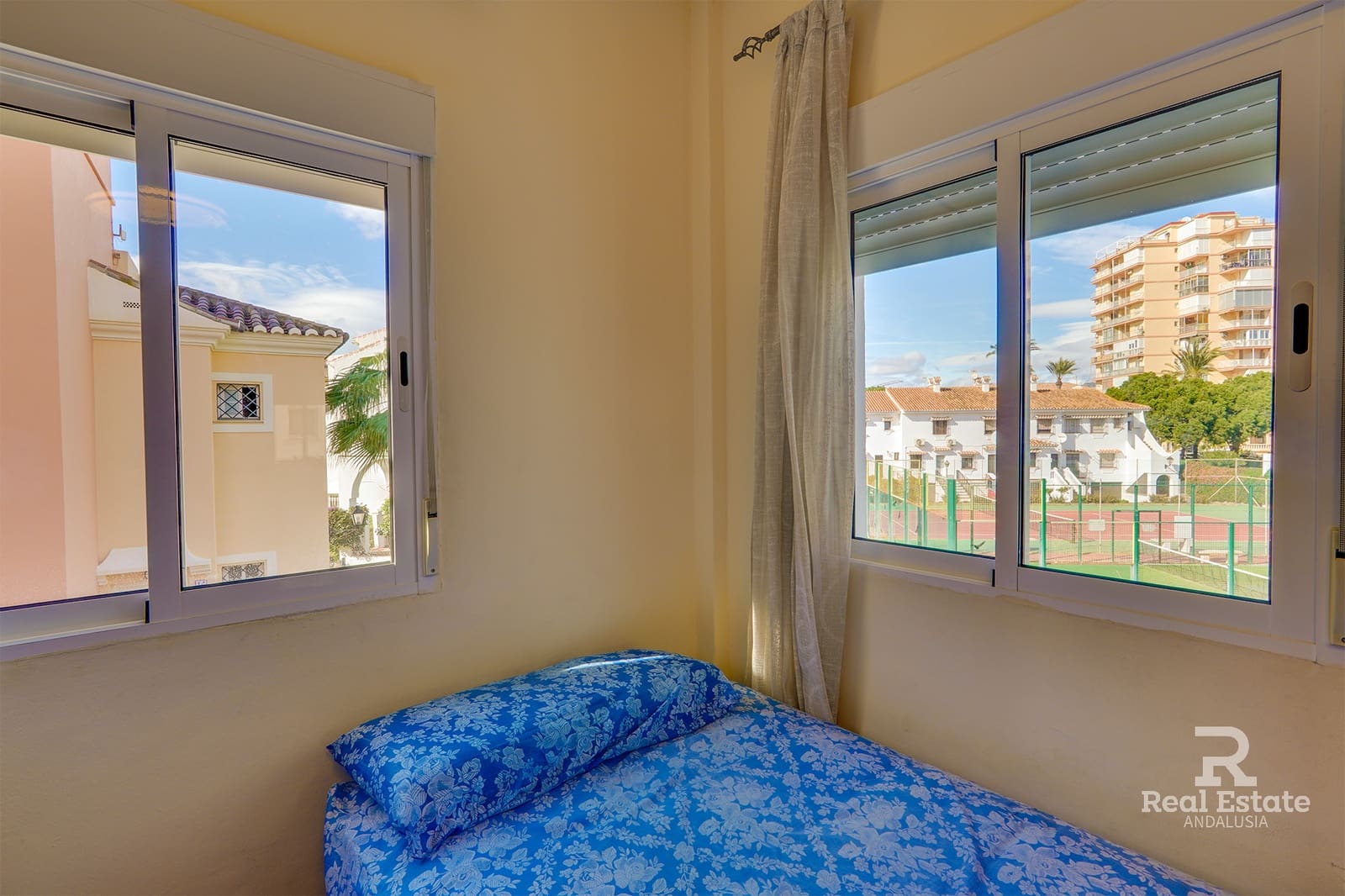 3 bedroom Terraced Villa for rent in Torrox-Costa with pool - € 1,500 (Ref: 9571589)