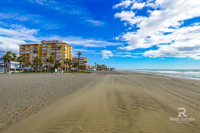 3 camera da letto Villetta a Schiera da affittare in Laguna Beach, Torrox con piscina - 1.500 € (Rif: 9571589)