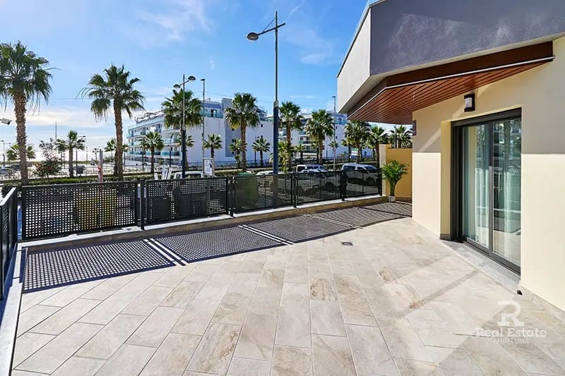 Apartamento Playa de 1 habitación en Torrox en venta con piscina garaje - 241.000 € (Ref: 9580357)