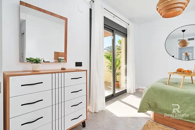 2 soveværelse Strandlejlighed til salg i El Morche med swimmingpool garage - € 343.000 (Ref: 9592178)