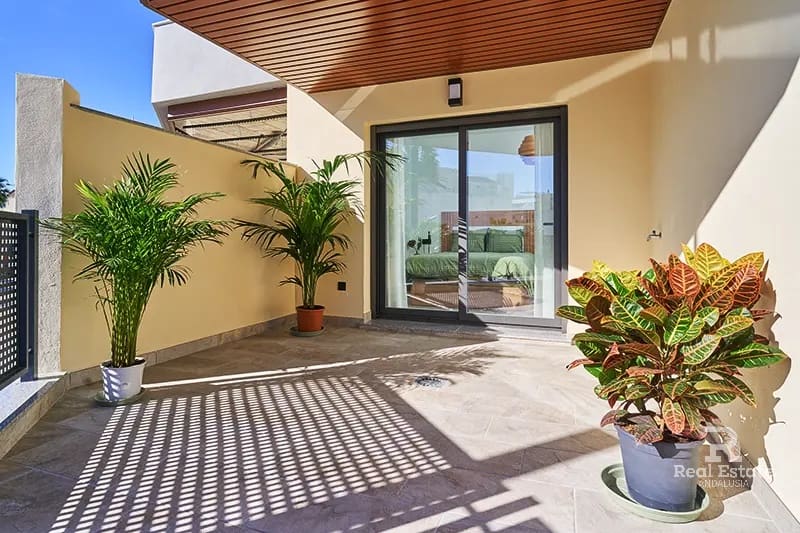 2 soveværelse Strandlejlighed til salg i El Morche med swimmingpool garage - € 343.000 (Ref: 9592178)