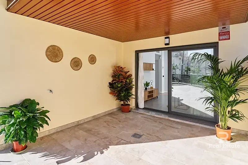 3 soveværelse Strandlejlighed til salg i El Morche med swimmingpool garage - € 344.000 (Ref: 9592202)