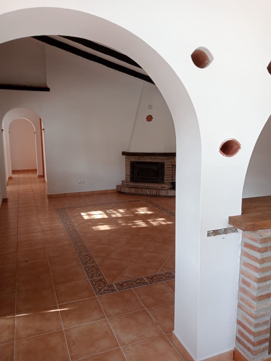 3 bedroom Villa for rent in Competa with pool garage - € 1,200 (Ref: 9694327)