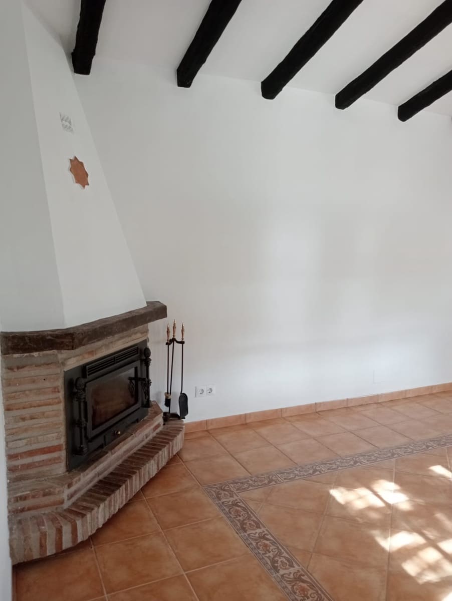 3 bedroom Villa for rent in Competa with pool garage - € 1,200 (Ref: 9694327)