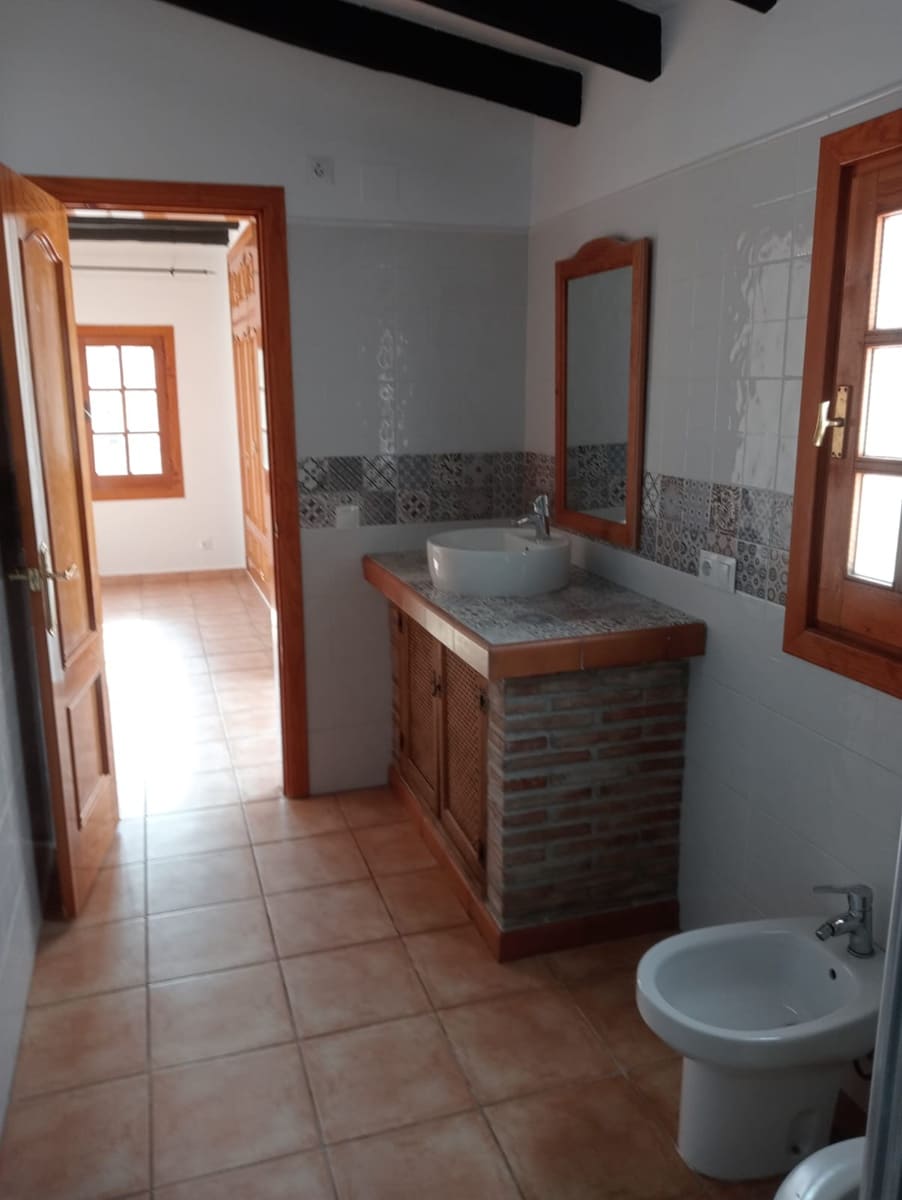 3 bedroom Villa for rent in Competa with pool garage - € 1,200 (Ref: 9694327)