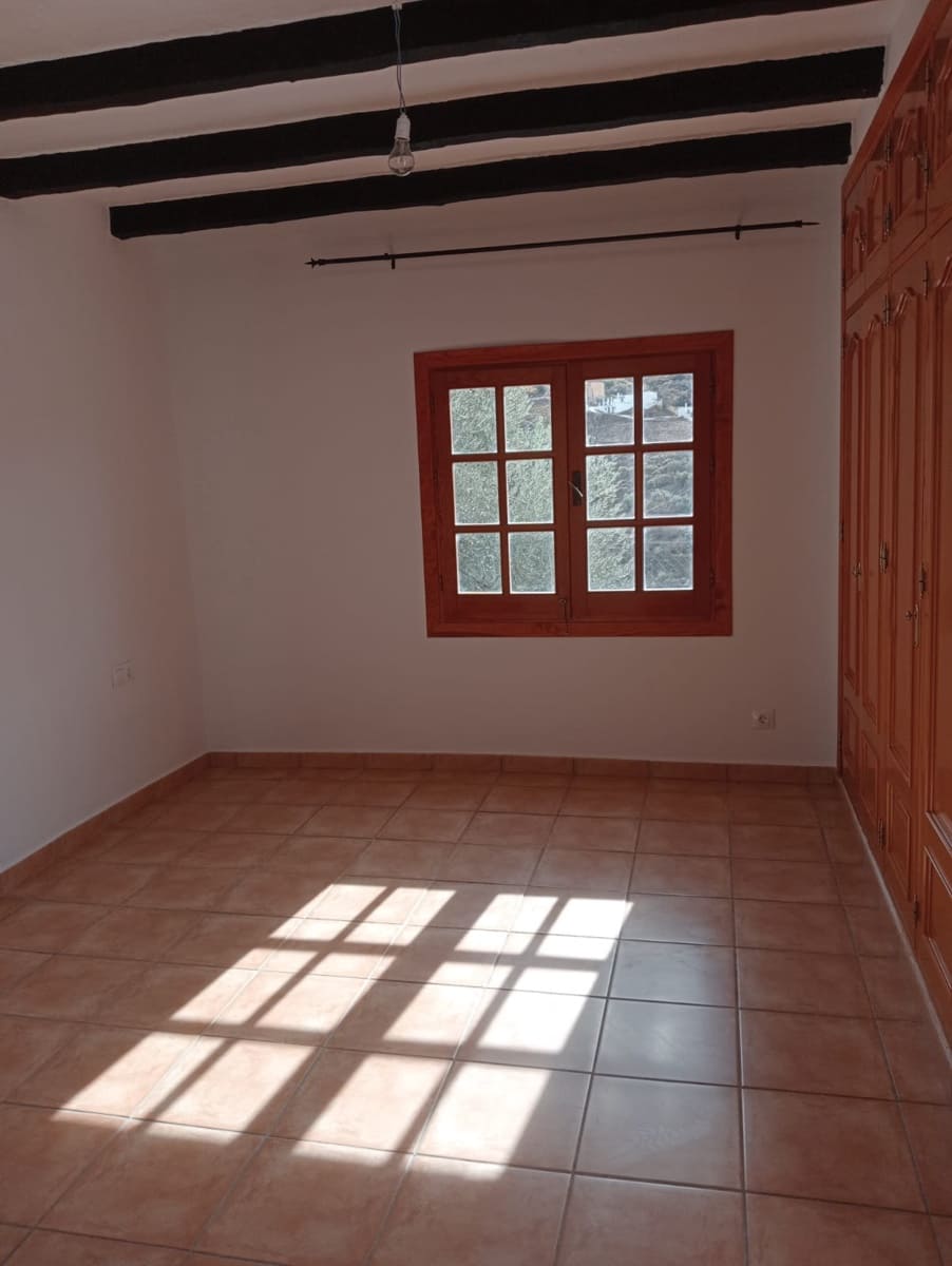 3 bedroom Villa for rent in Competa with pool garage - € 1,200 (Ref: 9694327)