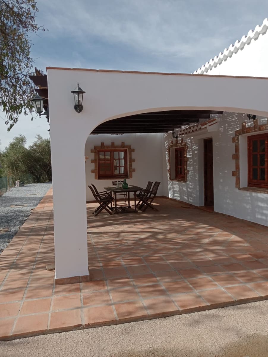 3 bedroom Villa for rent in Competa with pool garage - € 1,200 (Ref: 9694327)