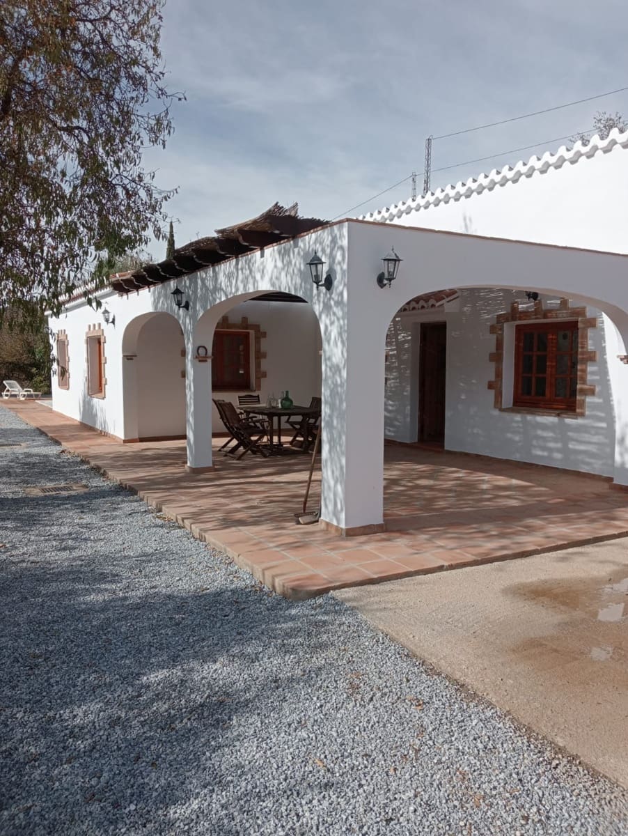 3 bedroom Villa for rent in Competa with pool garage - € 1,200 (Ref: 9694327)