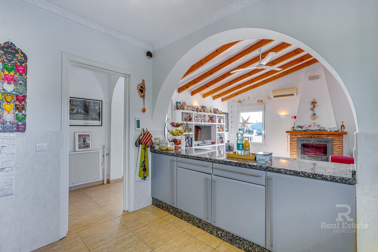 3 soveværelse Villa til salg i Competa med swimmingpool garage - € 479.000 (Ref: 9716584)