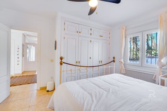 3 soveværelse Villa til salg i Cómpeta med swimmingpool garage - € 479.000 (Ref: 9716584)