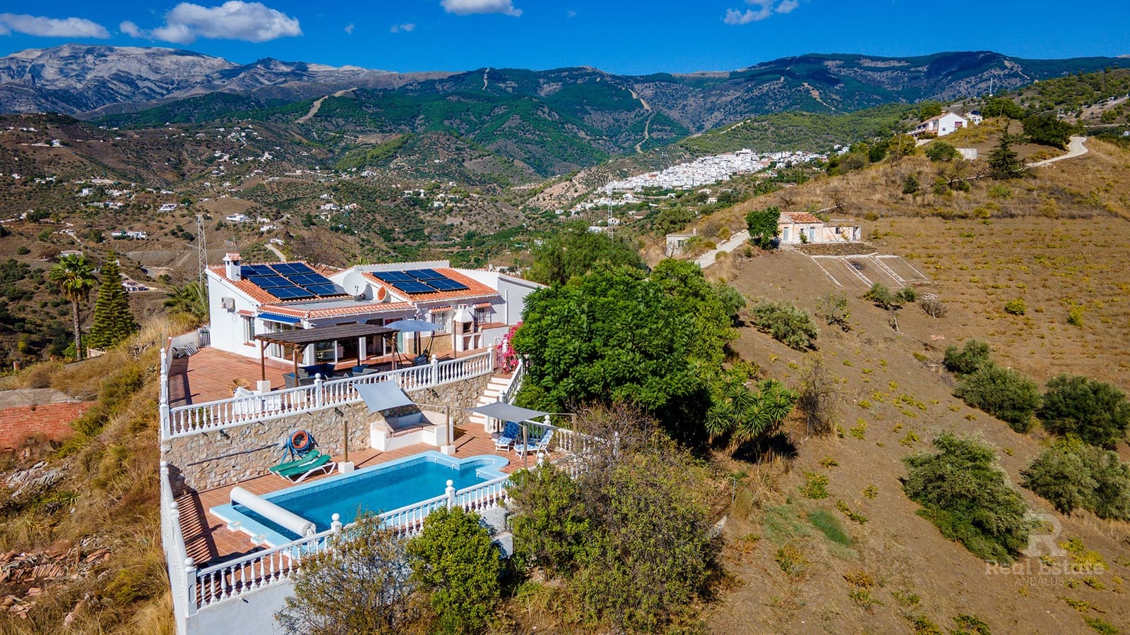 3 soveværelse Villa til salg i Competa med swimmingpool garage - € 479.000 (Ref: 9716584)