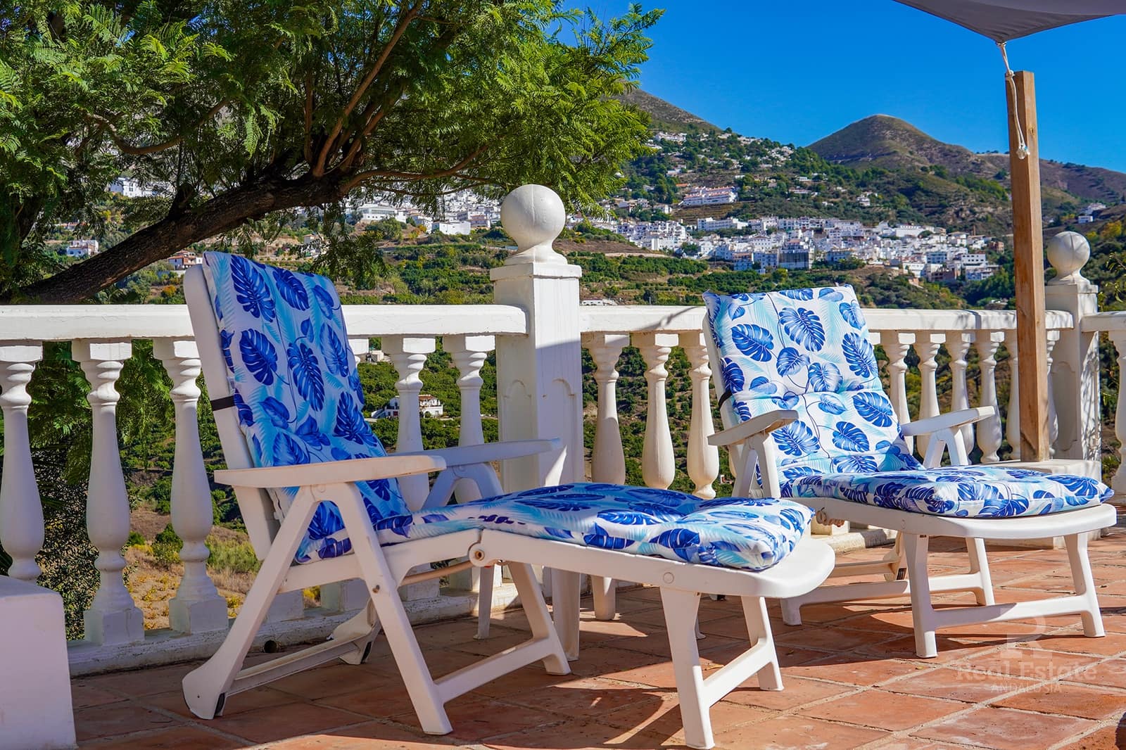 3 soveværelse Villa til salg i Competa med swimmingpool garage - € 479.000 (Ref: 9716584)