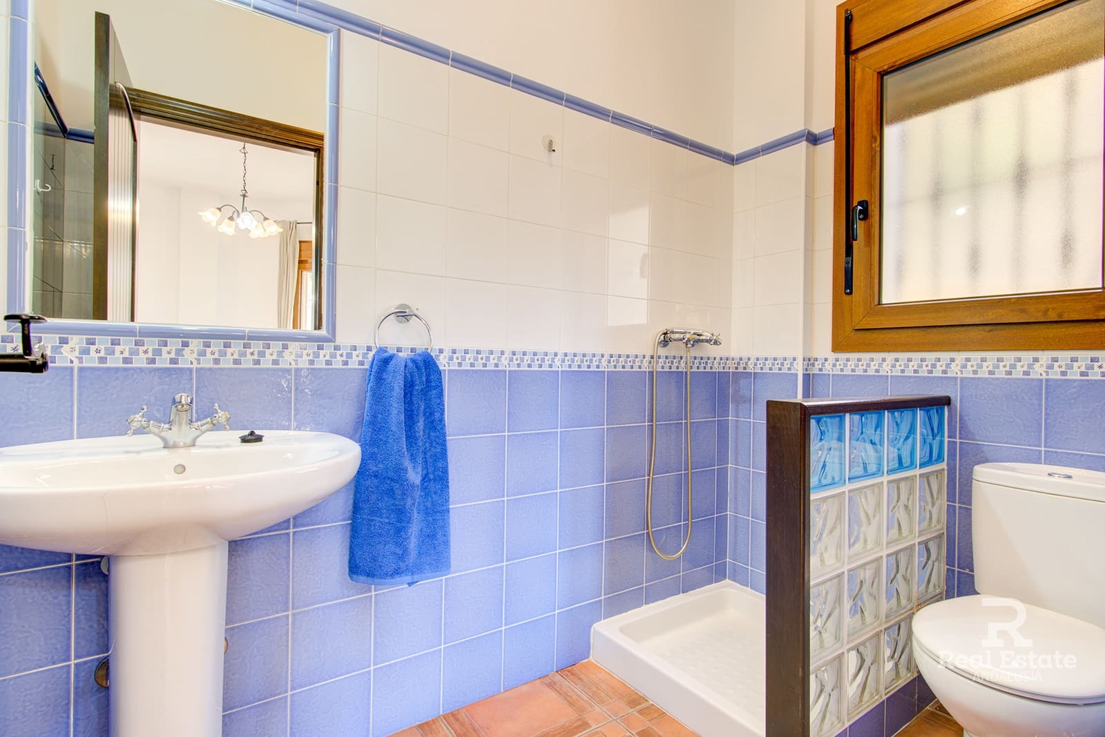 3 makuuhuone Huvila vuokrattavana paikassa Sayalonga mukana uima-altaan 
autotalli - 2 000 € (Ref: 9747424)