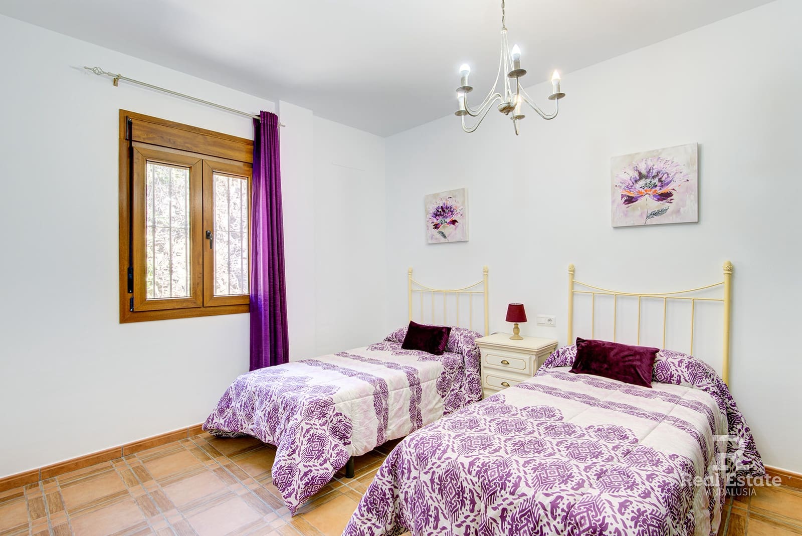 3 makuuhuone Huvila vuokrattavana paikassa Sayalonga mukana uima-altaan 
autotalli - 2 000 € (Ref: 9747424)