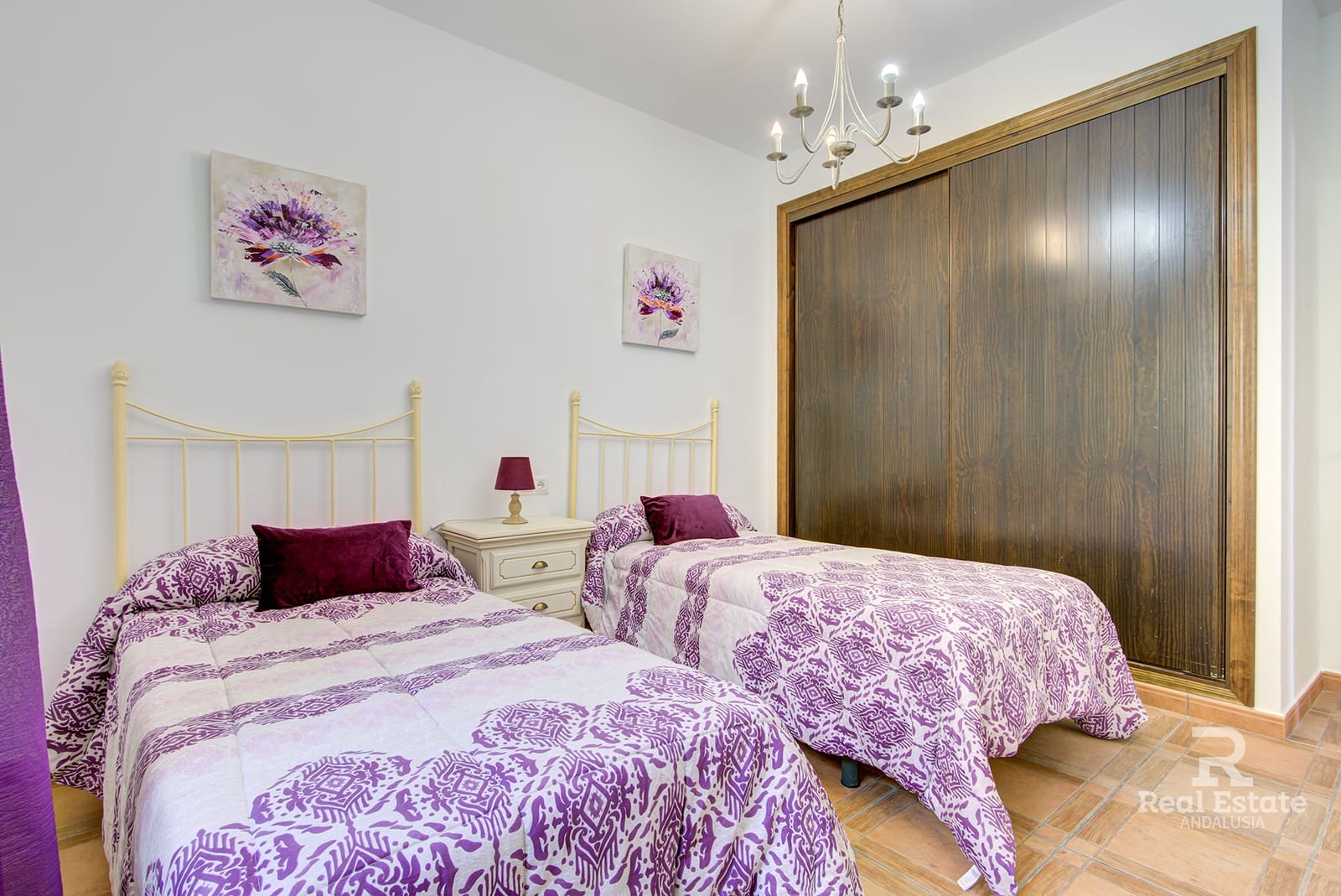 3 makuuhuone Huvila vuokrattavana paikassa Sayalonga mukana uima-altaan 
autotalli - 2 000 € (Ref: 9747424)