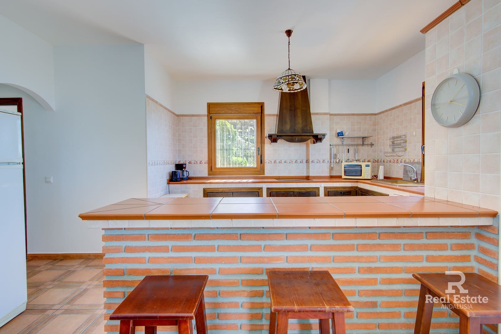 3 makuuhuone Huvila vuokrattavana paikassa Sayalonga mukana uima-altaan 
autotalli - 2 000 € (Ref: 9747424)