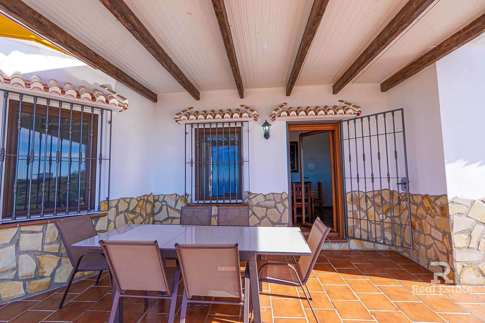 3 makuuhuone Huvila vuokrattavana paikassa Sayalonga mukana uima-altaan 
autotalli - 2 000 € (Ref: 9747424)