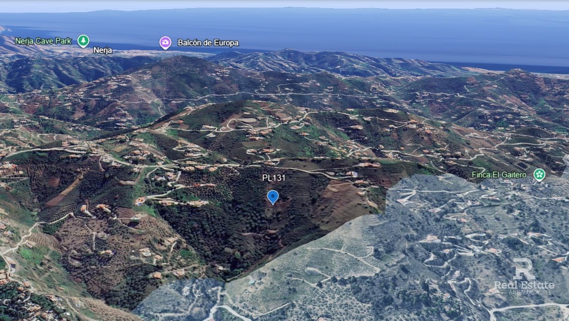 Grunde uden byggetilladelser til salg i Competa - € 96.000 (Ref: 9783417)