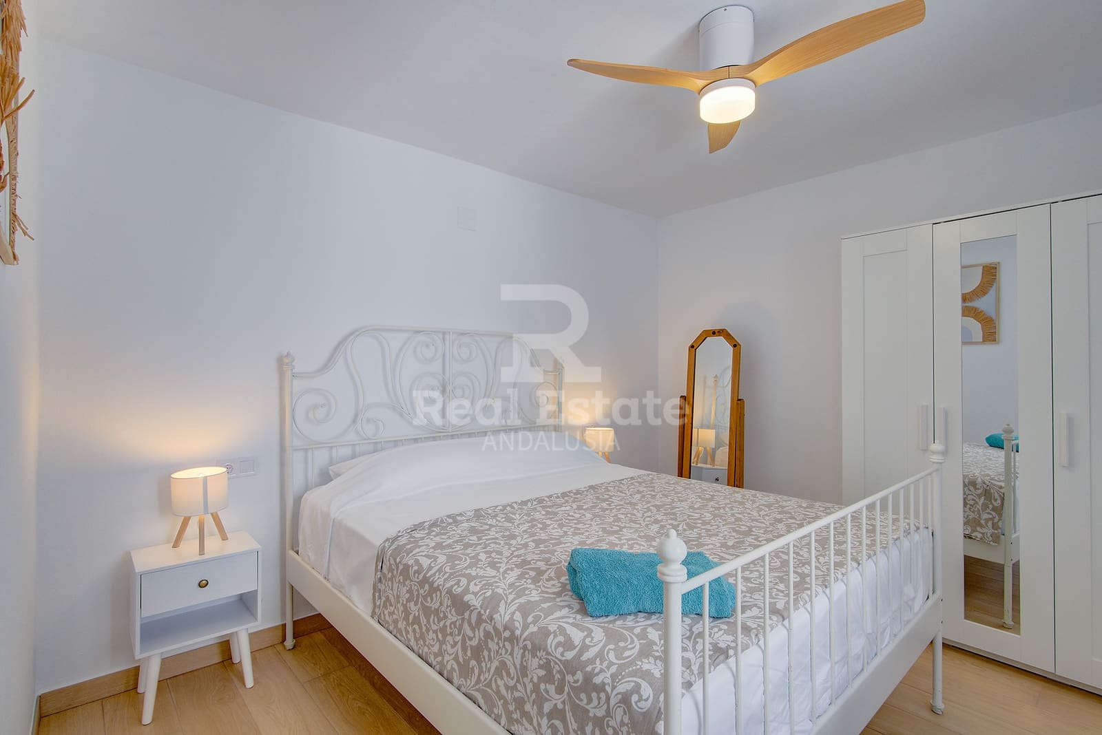 2 bedroom Townhouse for rent in Canillas de Albaida with pool - € 750 (Ref: 9889107)