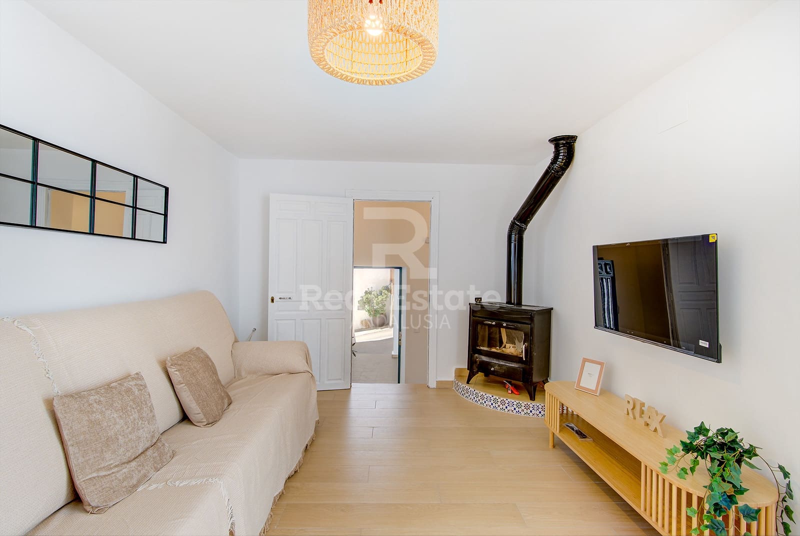 2 bedroom Townhouse for rent in Canillas de Albaida with pool - € 750 (Ref: 9889107)