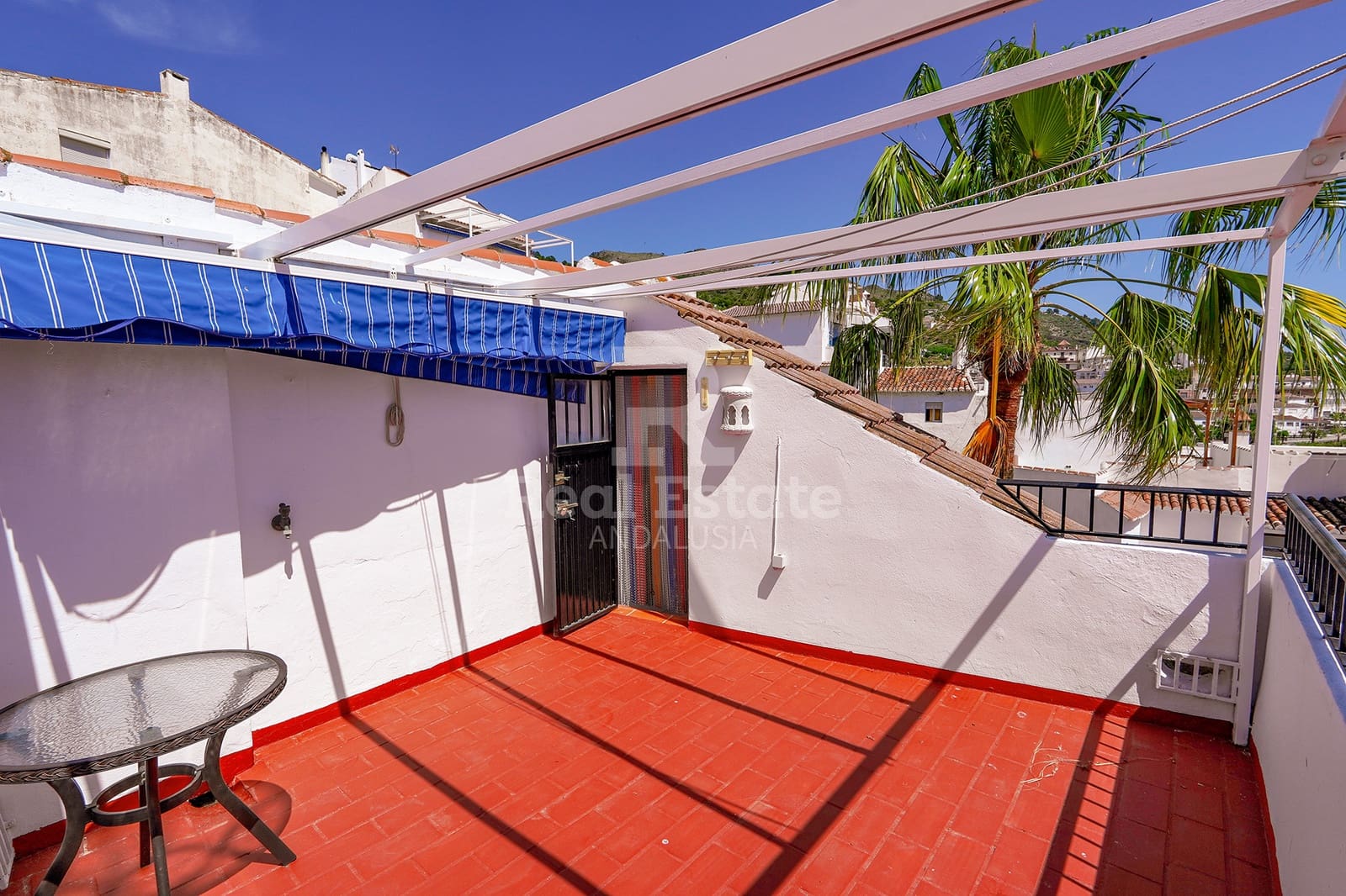 2 bedroom Townhouse for rent in Canillas de Albaida with pool - € 750 (Ref: 9889107)