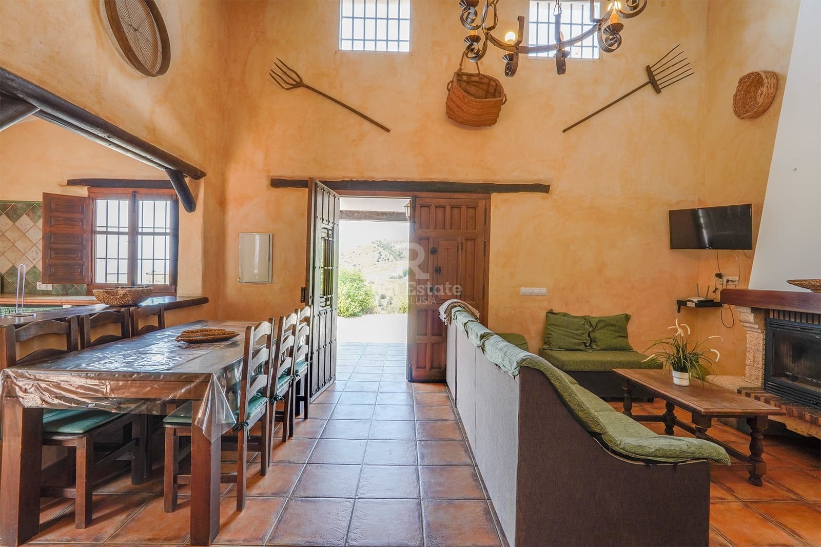 4 camera da letto Villa da affittare in Sedella con piscina garage - 1.400 € (Rif: 9889161)