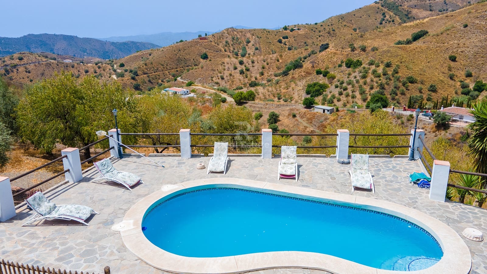 4 camera da letto Villa da affittare in Sedella con piscina garage - 1.400 € (Rif: 9889161)