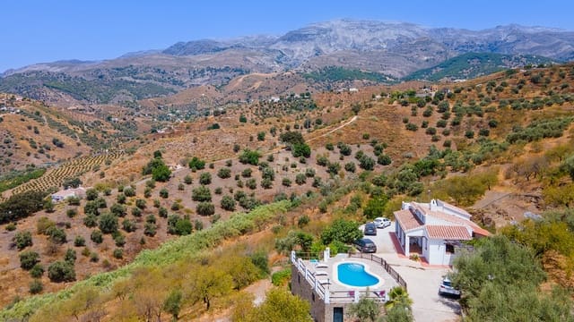 4 camera da letto Villa da affittare in Sedella con piscina garage - 1.400 € (Rif: 9889161)