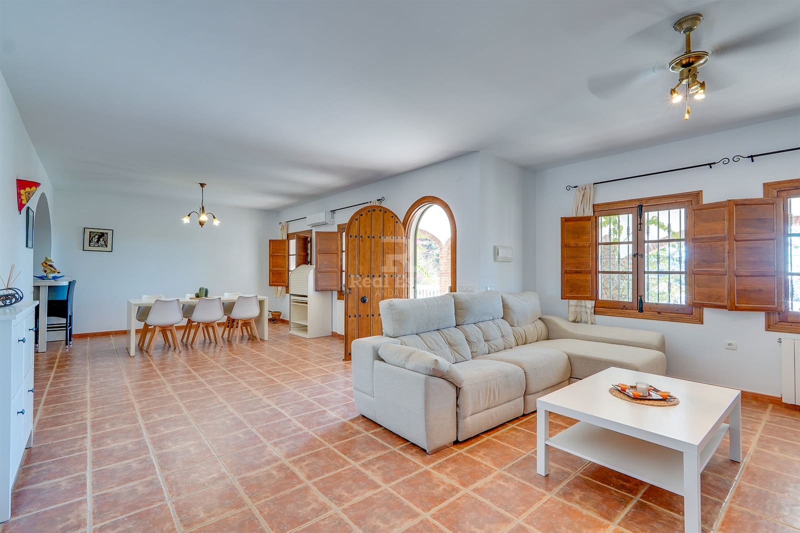 2 camera da letto Villa da affittare in Sayalonga con piscina garage - 1.700 € (Rif: 9889225)
